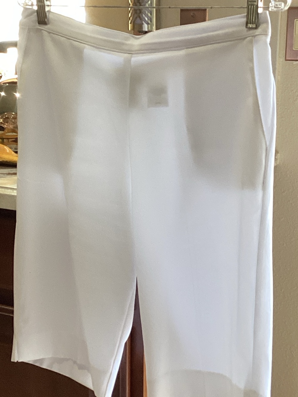 Alfred Dunner White Women’s Bermuda Shorts. 12” Inseam